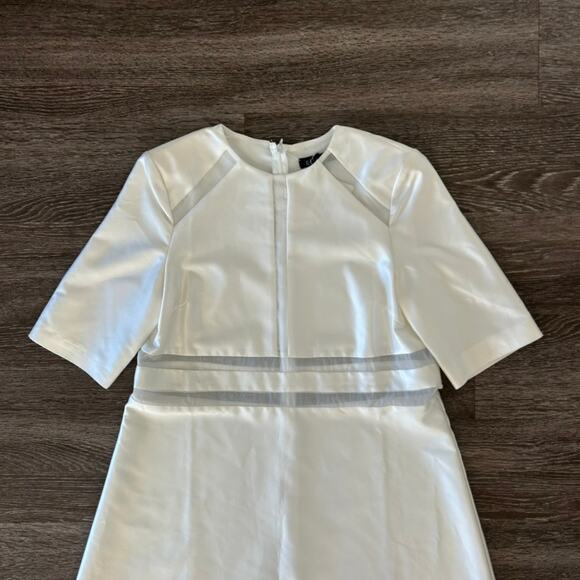 NWT Elliatt Oracle Ivory Mesh Trim Mini Dress Sz M Short Sleeve Shift Structured - Picture 3 of 12